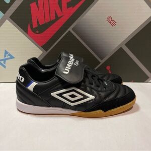 Umbro Speciali Pro 98 IC Black and White